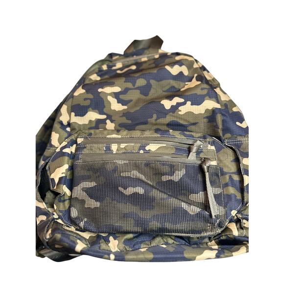 Isaac Mizrahi backpack AND detachable belt bag EUC! - Picture 1 of 15